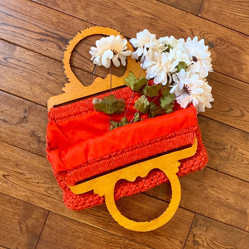 Vintage Woven Crochet Bag with Wood Handles - Picture 5 of 5